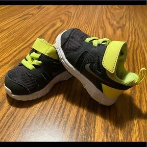 Nike Baby Boy Volt Shoes
